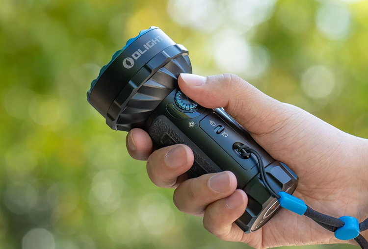 LED Torches: Benefits and Uses of the Most Popular Portable Lighting Devices | The Most Popular